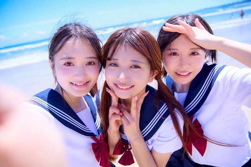 夏の海で出会った無邪気な水着J系3人組!田舎の民宿で繰り広げられる夢の逆4P体験3