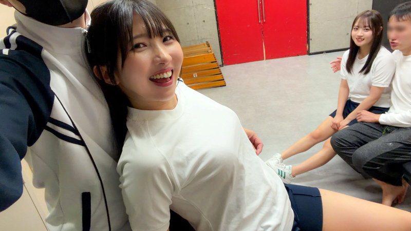 ひかり＆もあ サンプル動画レビュー：放課後の体育館で始まる、青春の「スワッピング」体験！2